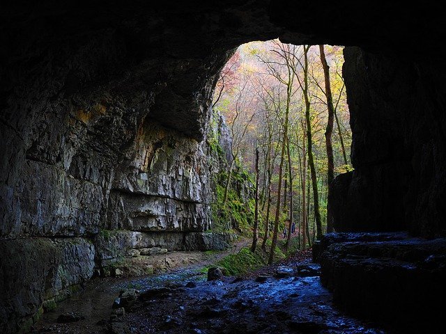 falkensteiner-cave-767573_640.jpg