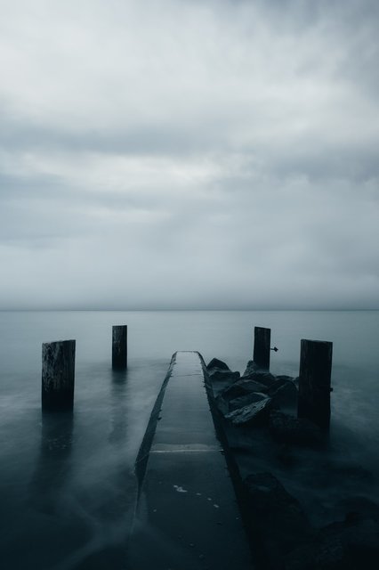 fog-on-dark-waters-edge.jpg